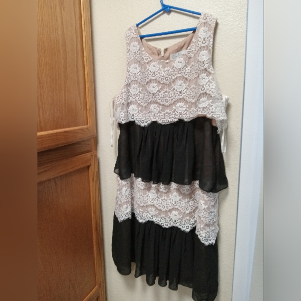 Jessica Simpson dress size medium